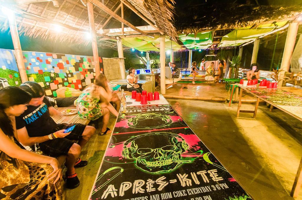 Jeepney Hostel And Kite Resort 발라박 외부 사진