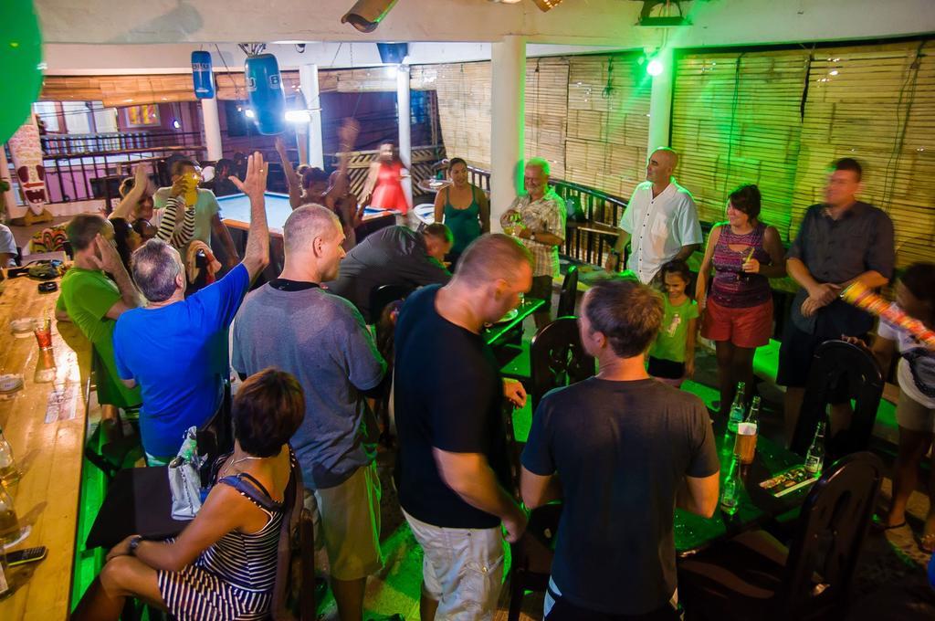 Jeepney Hostel And Kite Resort 발라박 외부 사진