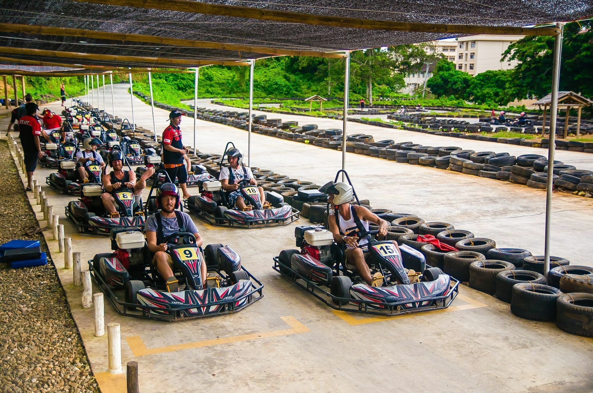 Jeepney Hostel And Kite Resort 발라박 외부 사진