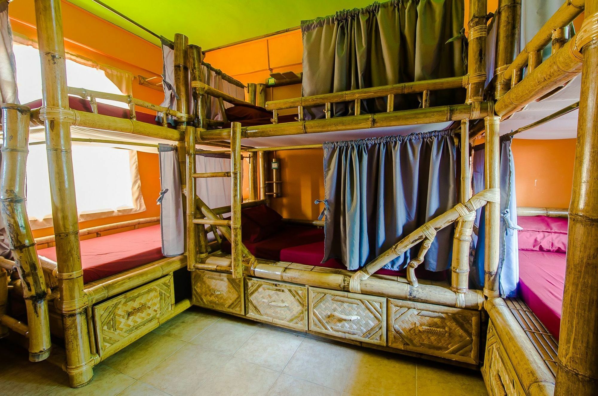 Jeepney Hostel And Kite Resort 발라박 외부 사진